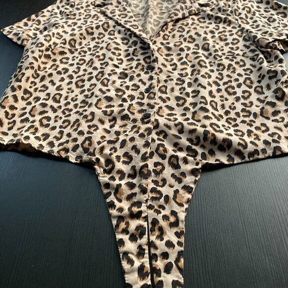 H&M  Tie-hem Cheetah print viscose button down  Shirt Size 6 oversized - Picture 4 of 7